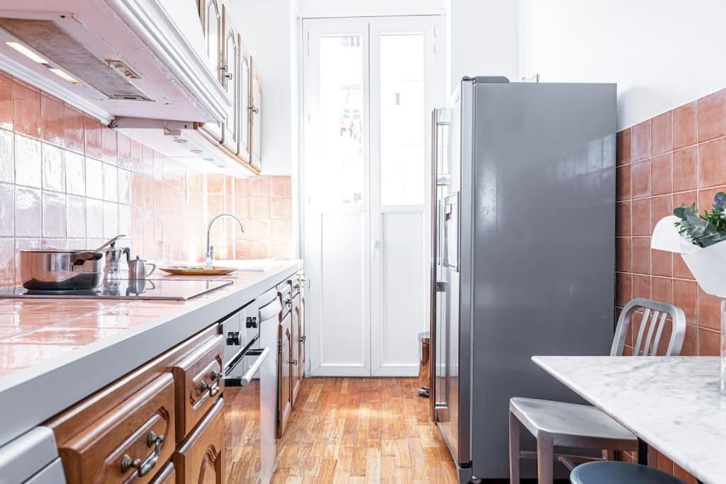 Risso - Comfortable 3 Bedrooms With Balcony Nice Exteriér fotografie